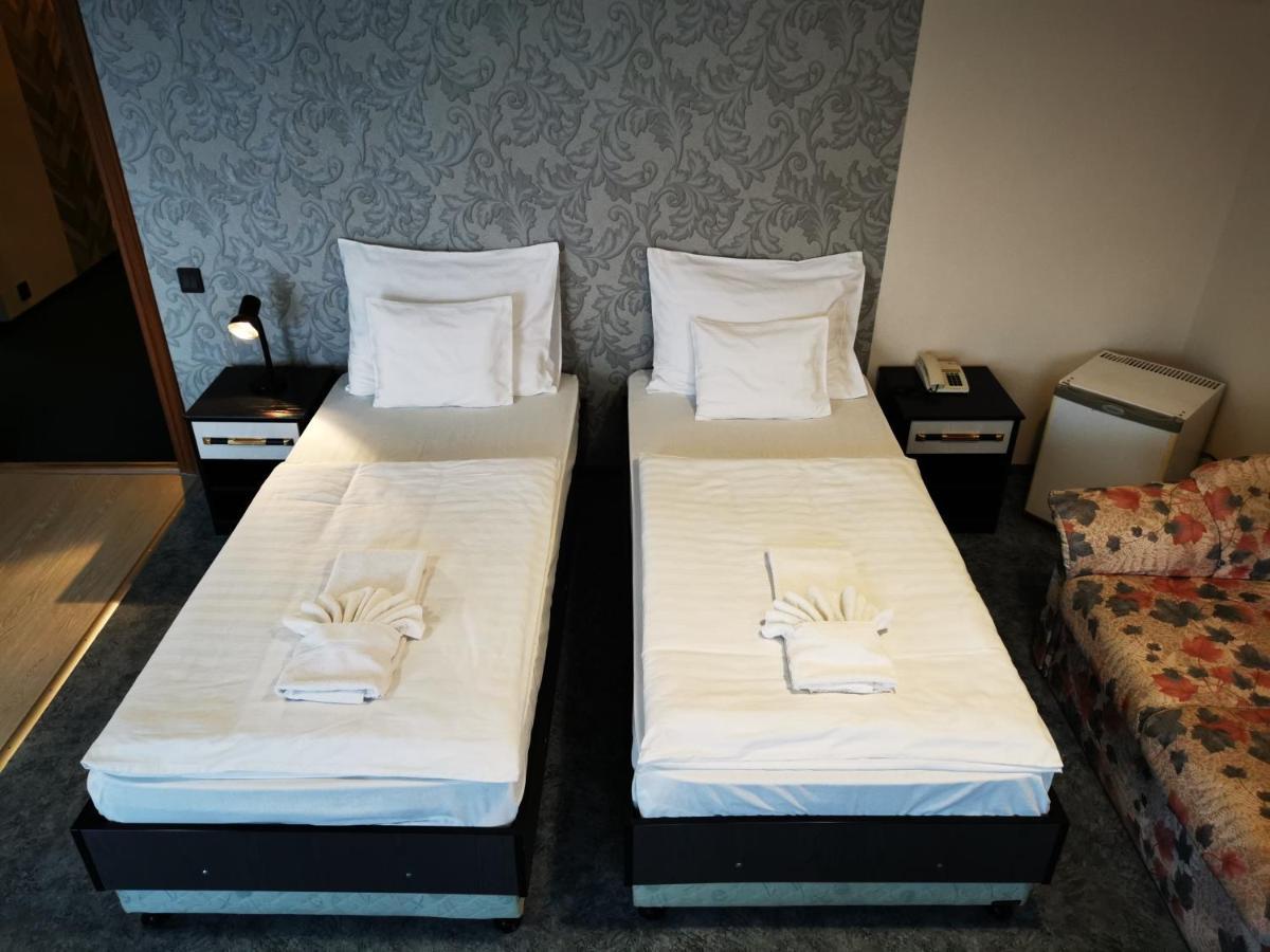 Patyi Etterem Es Hotel Bögöte 외부 사진