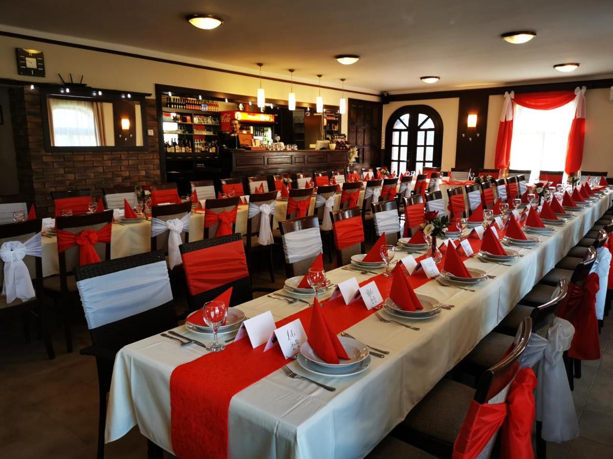 Patyi Etterem Es Hotel Bögöte 외부 사진