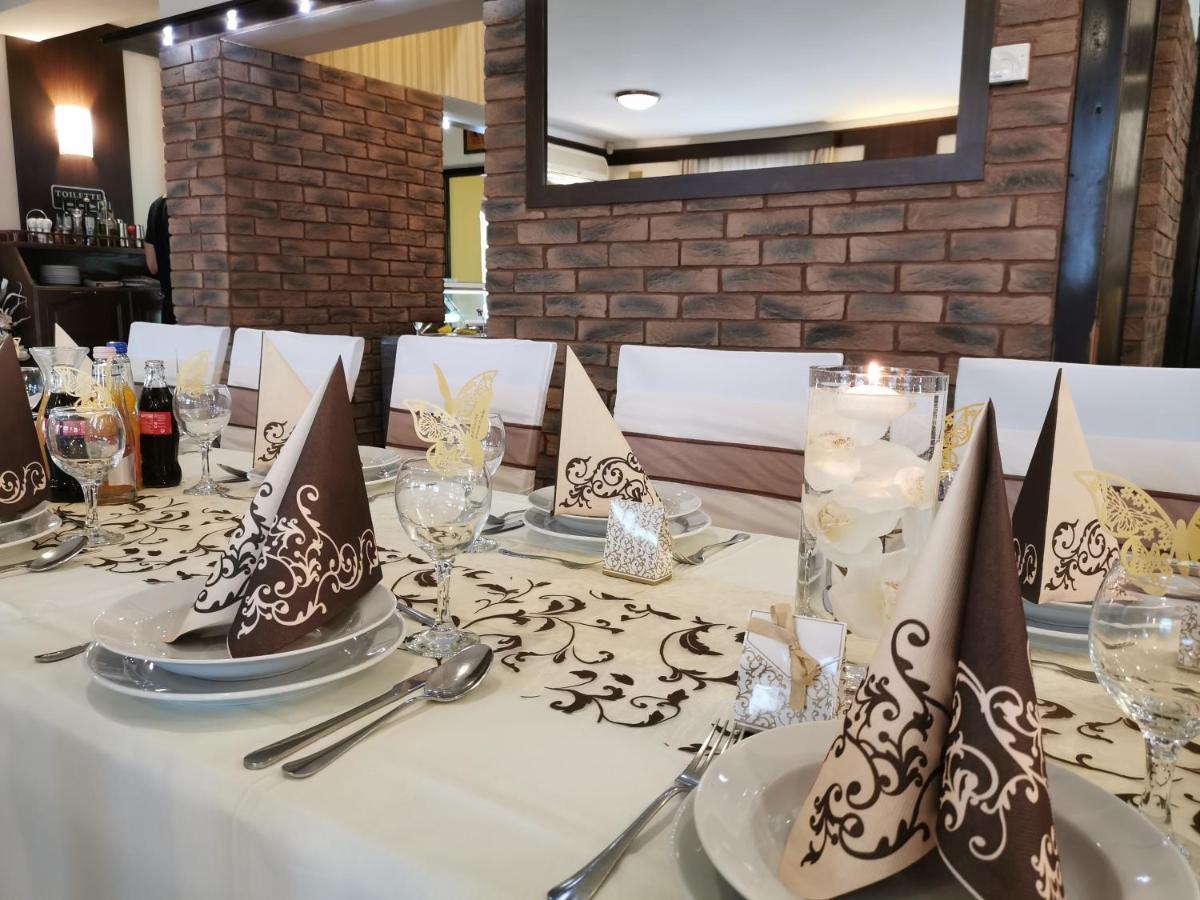 Patyi Etterem Es Hotel Bögöte 외부 사진