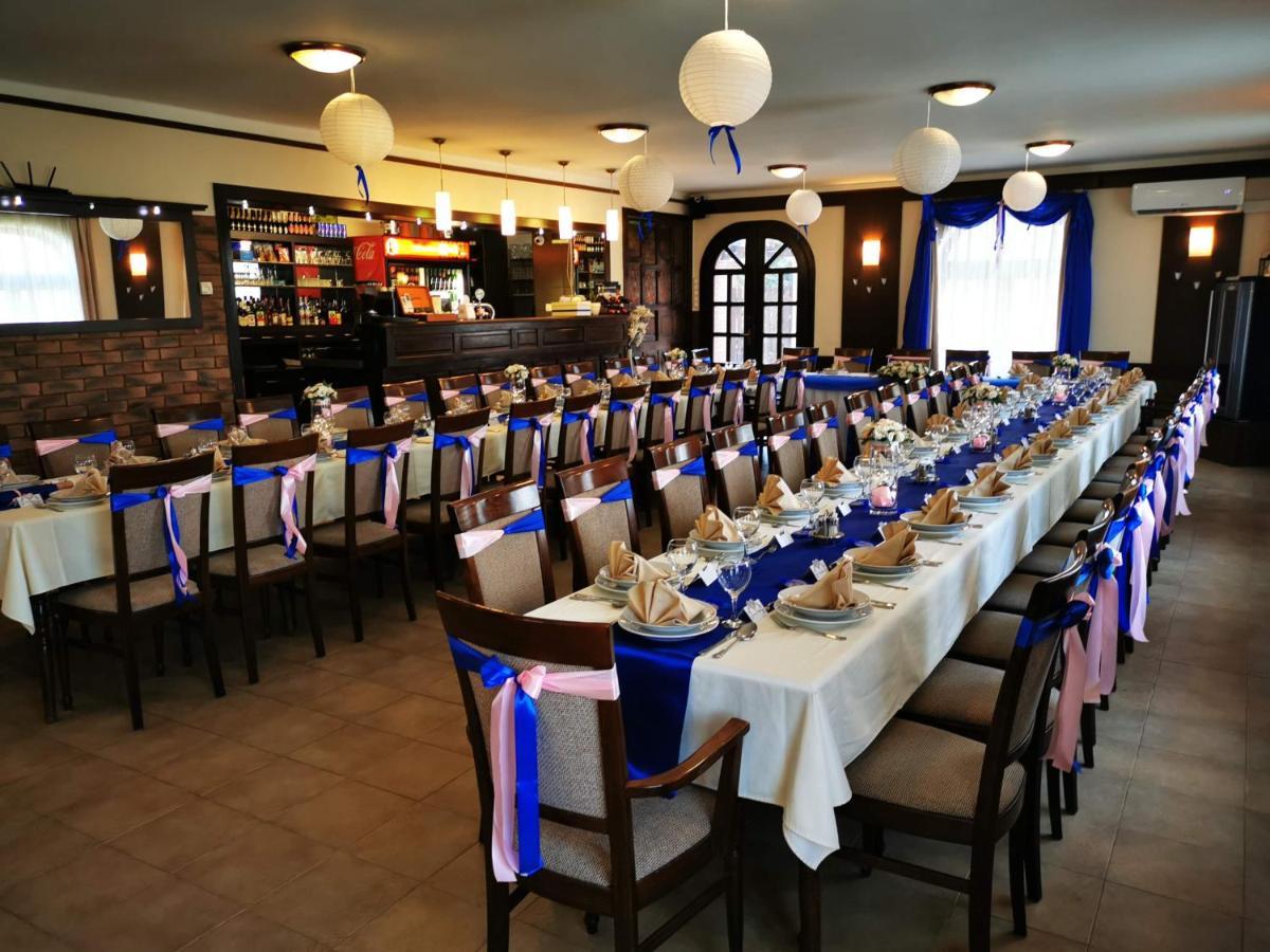 Patyi Etterem Es Hotel Bögöte 외부 사진