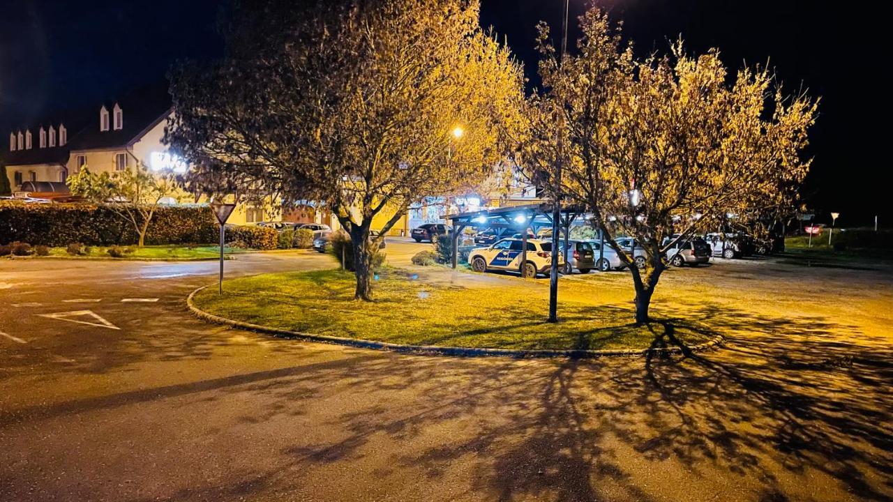 Patyi Etterem Es Hotel Bögöte 외부 사진